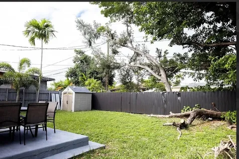 3135 NW 18th Street Miami FL 33125