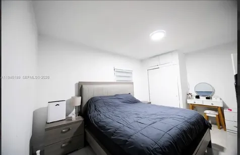3135 NW 18th Street Miami FL 33125