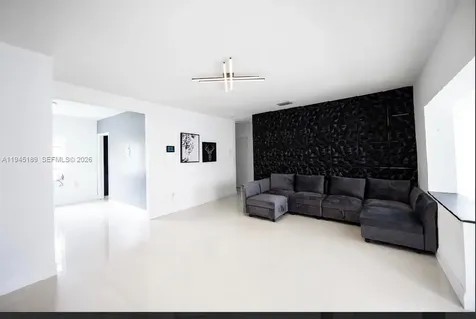 3135 NW 18th Street Miami FL 33125
