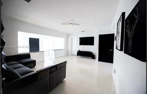 3135 NW 18th Street Miami FL 33125