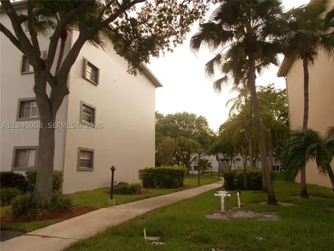 1400 SW 124th Terrace Pembroke Pines FL 33027