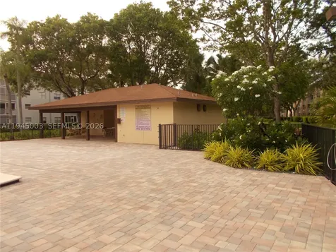 1400 SW 124th Terrace Pembroke Pines FL 33027
