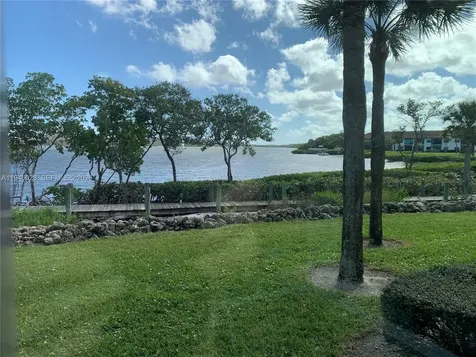 6142 SE Landing Way Stuart FL 34997