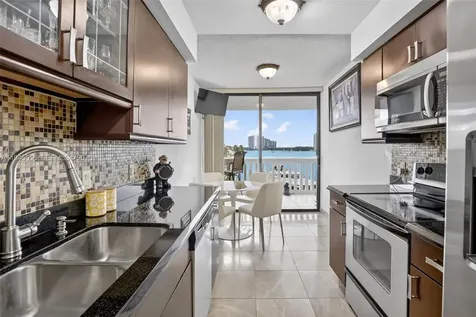 1000 Island Boulevard Aventura FL 33160