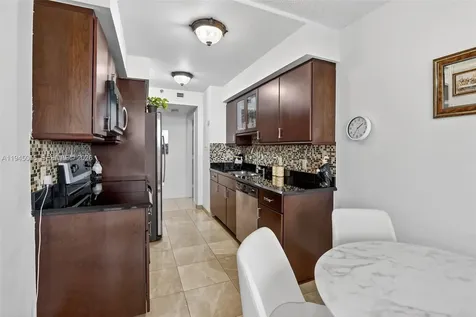 1000 Island Boulevard Aventura FL 33160