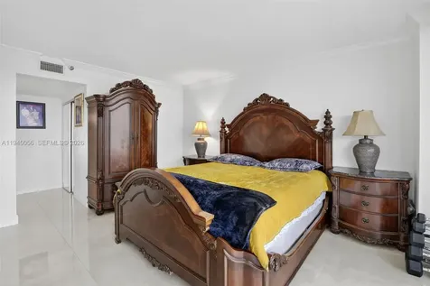 1000 Island Boulevard Aventura FL 33160