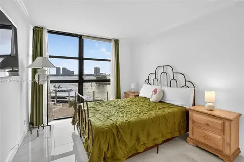 1000 Island Boulevard Aventura FL 33160