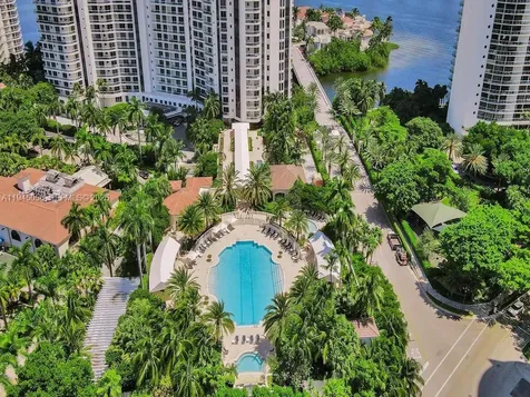 1000 Island Boulevard Aventura FL 33160