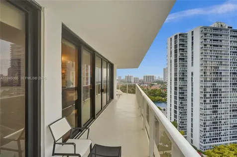 20281 E Country Club Drive Aventura FL 33180