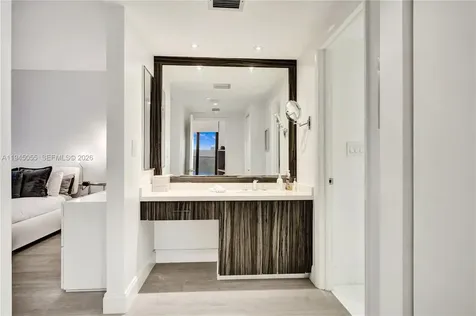 20281 E Country Club Drive Aventura FL 33180