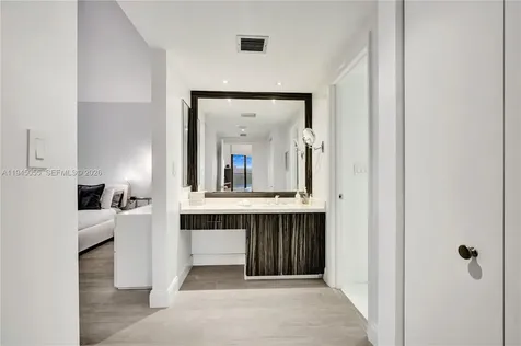 20281 E Country Club Drive Aventura FL 33180
