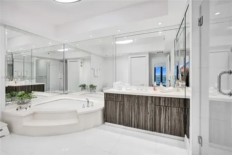 20281 E Country Club Drive Aventura FL 33180