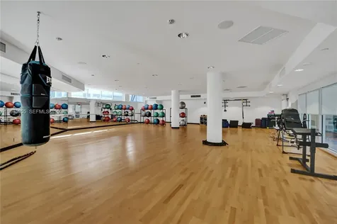 20281 E Country Club Drive Aventura FL 33180