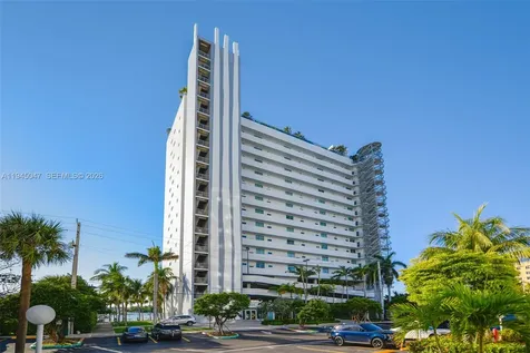 7934 West Drive North Bay Village FL 33141