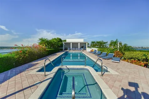 7934 West Drive North Bay Village FL 33141