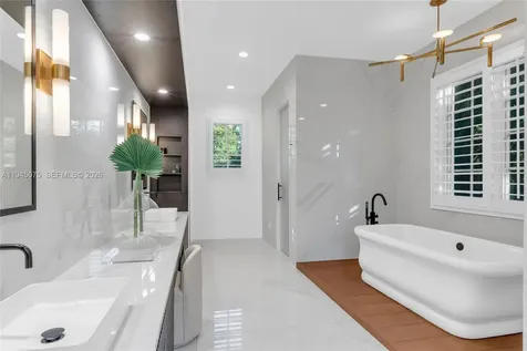 7426 SW 49th Place Miami FL 33143