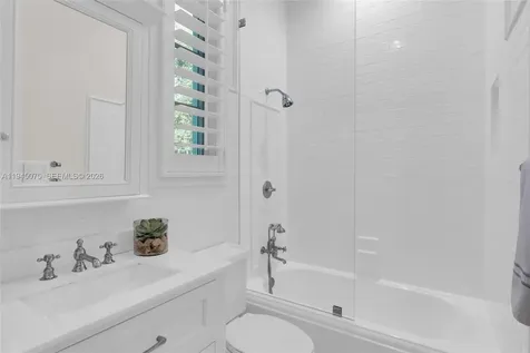 7426 SW 49th Place Miami FL 33143
