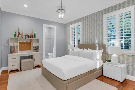 7426 SW 49th Place Miami FL 33143