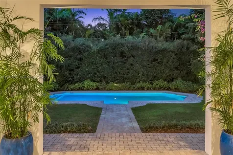 7426 SW 49th Place Miami FL 33143