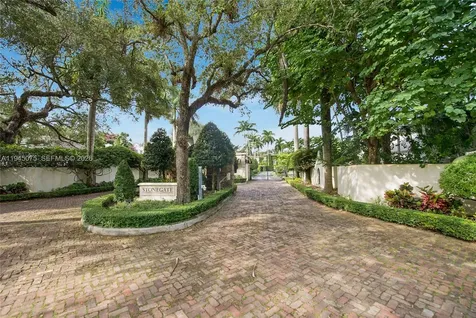 7426 SW 49th Place Miami FL 33143