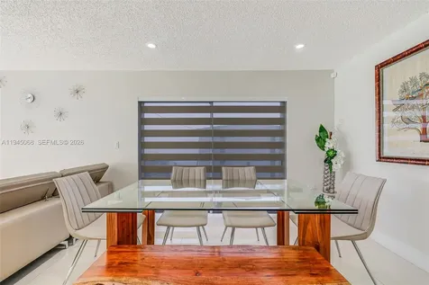9526 SW 155th Avenue Miami FL 33196