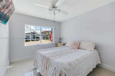 9526 SW 155th Avenue Miami FL 33196