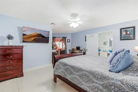 9526 SW 155th Avenue Miami FL 33196