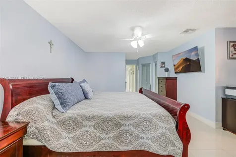 9526 SW 155th Avenue Miami FL 33196