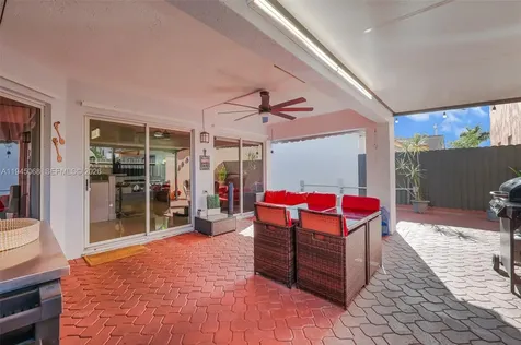 9526 SW 155th Avenue Miami FL 33196