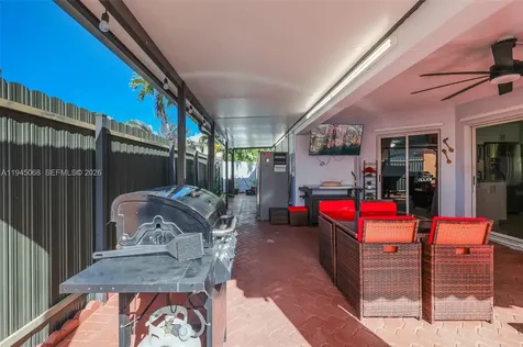 9526 SW 155th Avenue Miami FL 33196
