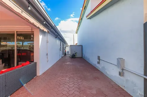 9526 SW 155th Avenue Miami FL 33196
