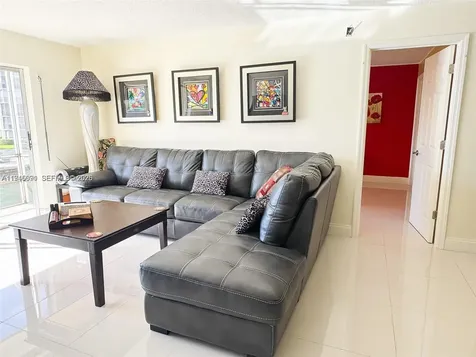 2600 Diana Drive Hallandale Beach FL 33009