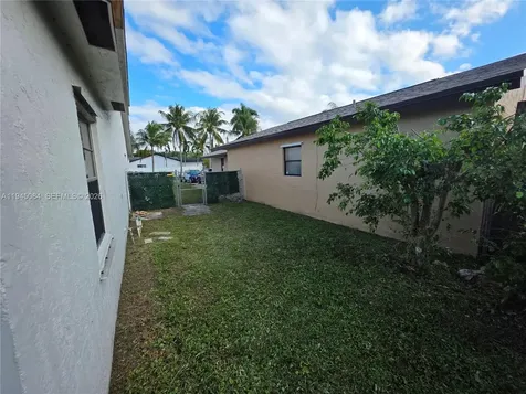 5307 NW 93rd Avenue Sunrise FL 33351