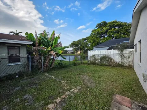 5307 NW 93rd Avenue Sunrise FL 33351