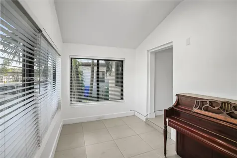 2290 SW 2nd Terrace Miami FL 33135