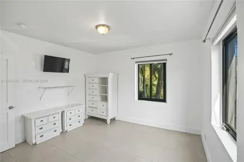 2290 SW 2nd Terrace Miami FL 33135