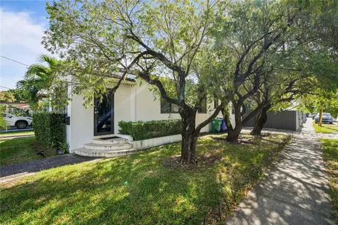2290 SW 2nd Terrace Miami FL 33135