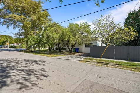 2290 SW 2nd Terrace Miami FL 33135