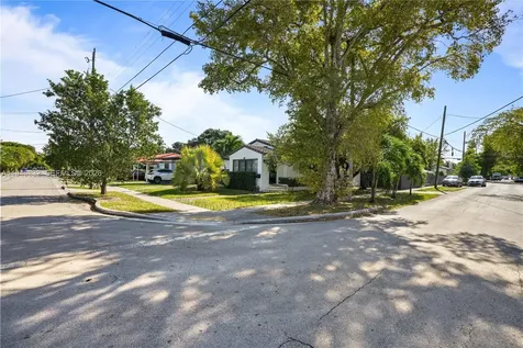 2290 SW 2nd Terrace Miami FL 33135