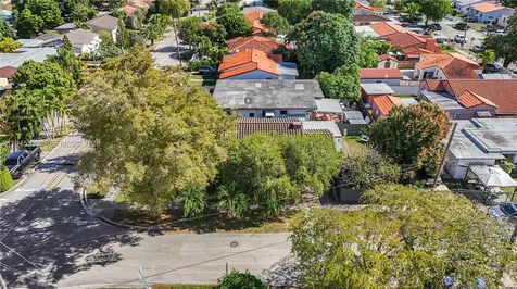2290 SW 2nd Terrace Miami FL 33135