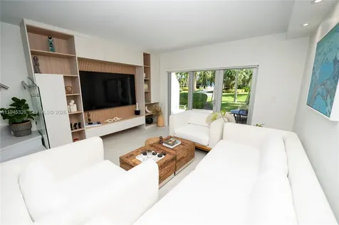 881 Ocean Drive Key Biscayne FL 33149