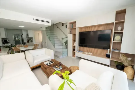 881 Ocean Drive Key Biscayne FL 33149