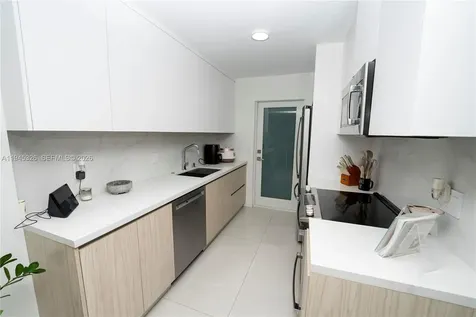 881 Ocean Drive Key Biscayne FL 33149