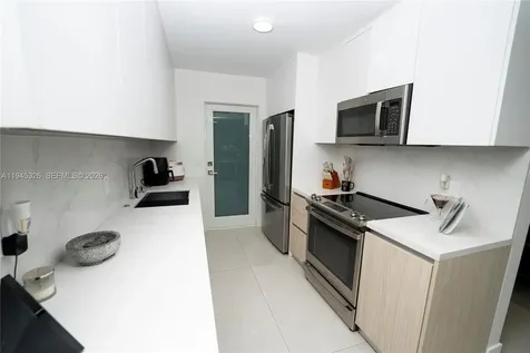 881 Ocean Drive Key Biscayne FL 33149
