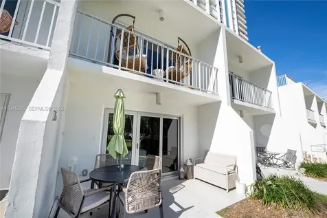 881 Ocean Drive Key Biscayne FL 33149