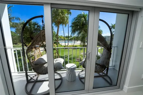 881 Ocean Drive Key Biscayne FL 33149