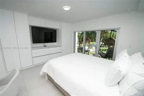 881 Ocean Drive Key Biscayne FL 33149