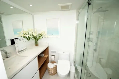 881 Ocean Drive Key Biscayne FL 33149
