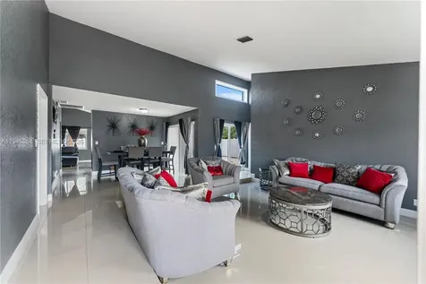 7527 SW 6th Court North Lauderdale FL 33068