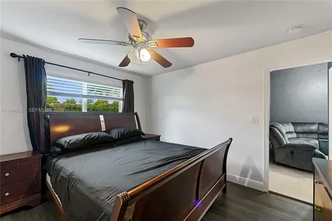 7527 SW 6th Court North Lauderdale FL 33068